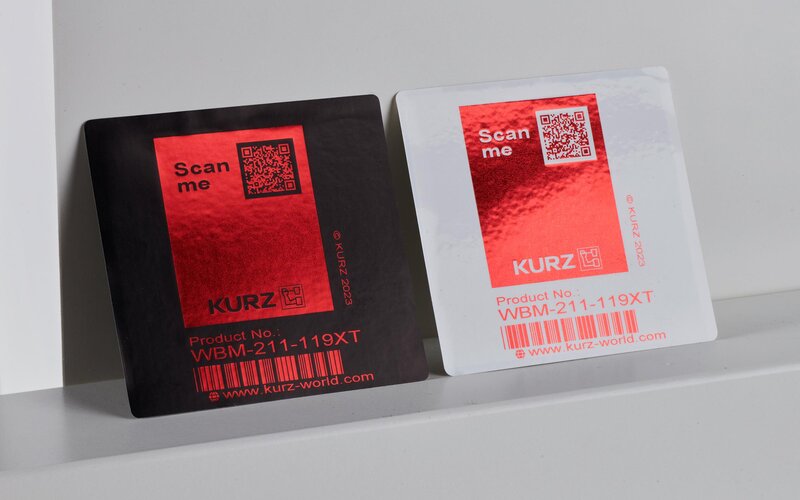 Beeindruckende optische Effekte für Ihre Textil-Labels Etiketten in Metallic Red für auffallende Textil-Hang-Tags und Sicherheitsetiketten